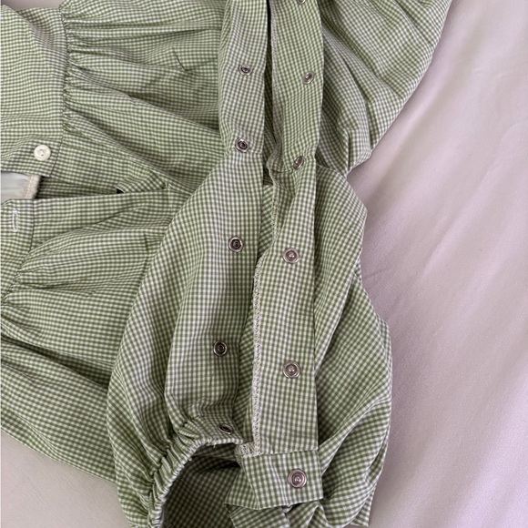 Toddler Romper Sz 18M. Green Gingham. Fall. Embroidery and smocking details. - Picture 9 of 10